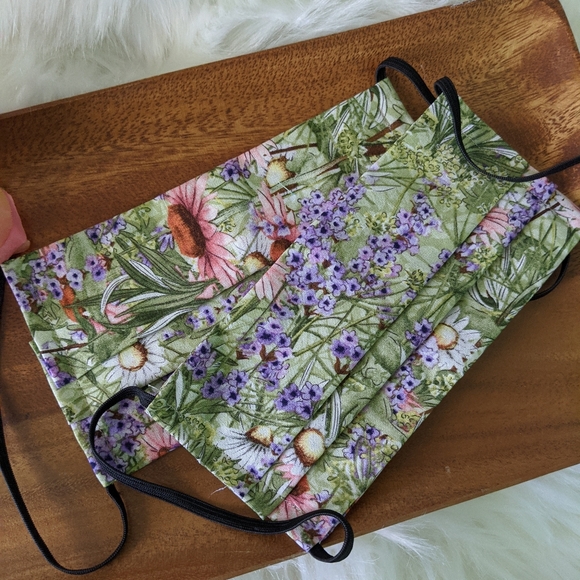 Two Face Masks - Wildflowers - Picture 2 of 5